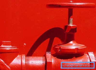 Daha fazla görünürlük için sistemin tüm dış elemanları kırmızıya boyanmıştır Daha fazla görünürlük için sistemin tüm dış elemanları kırmızıya boyanmıştır