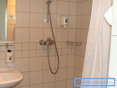 Duvara monte banyo duşu Duvara monte banyo duşu