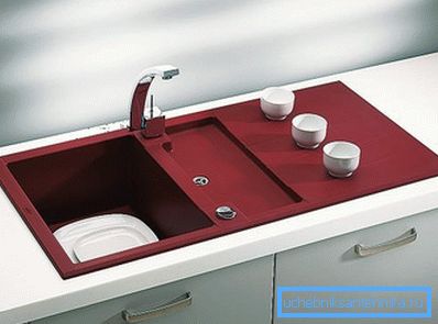 Kompozit malzeme mutfak için bir lavabo seçimi Kompozit malzeme mutfak için bir lavabo seçimi