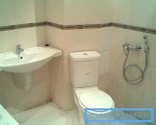 Bide veya hijyenik duş seçmek - banyo alanına ve ekipman maliyetine odaklanmak Bide veya hijyenik duş seçmek - banyo alanına ve ekipman maliyetine odaklanmak