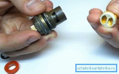 Çubuklu bir seramik çifti çıkardık Çubuklu bir seramik çifti çıkardık
