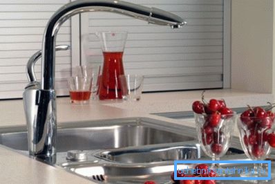 Yüksek model, daha az işçilik maliyeti ile bulaşıkları yıkamanızı sağlar. Yüksek model, daha az işçilik maliyeti ile bulaşıkları yıkamanızı sağlar.