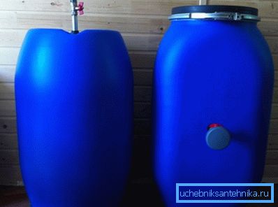 Yandan bir musluk ile fabrika plastik varil 100 litre - ev yapımı bir duş için mükemmel bir çözüm