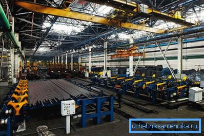 Bu tür malzemeleri üreten fabrikalar, oldukça geniş alanları işgal eder ve konveyör hatları için tasarlanmıştır. Bu tür malzemeleri üreten fabrikalar, oldukça geniş alanları işgal eder ve konveyör hatları için tasarlanmıştır.